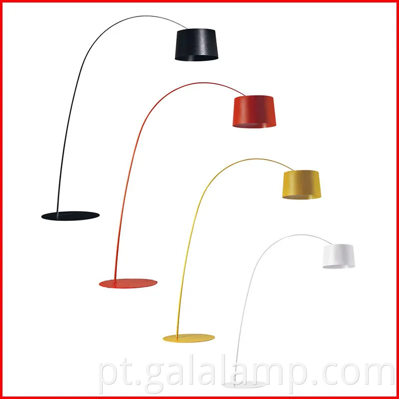 Lâmpada de piso elegante de arco para espaços contemporâneos